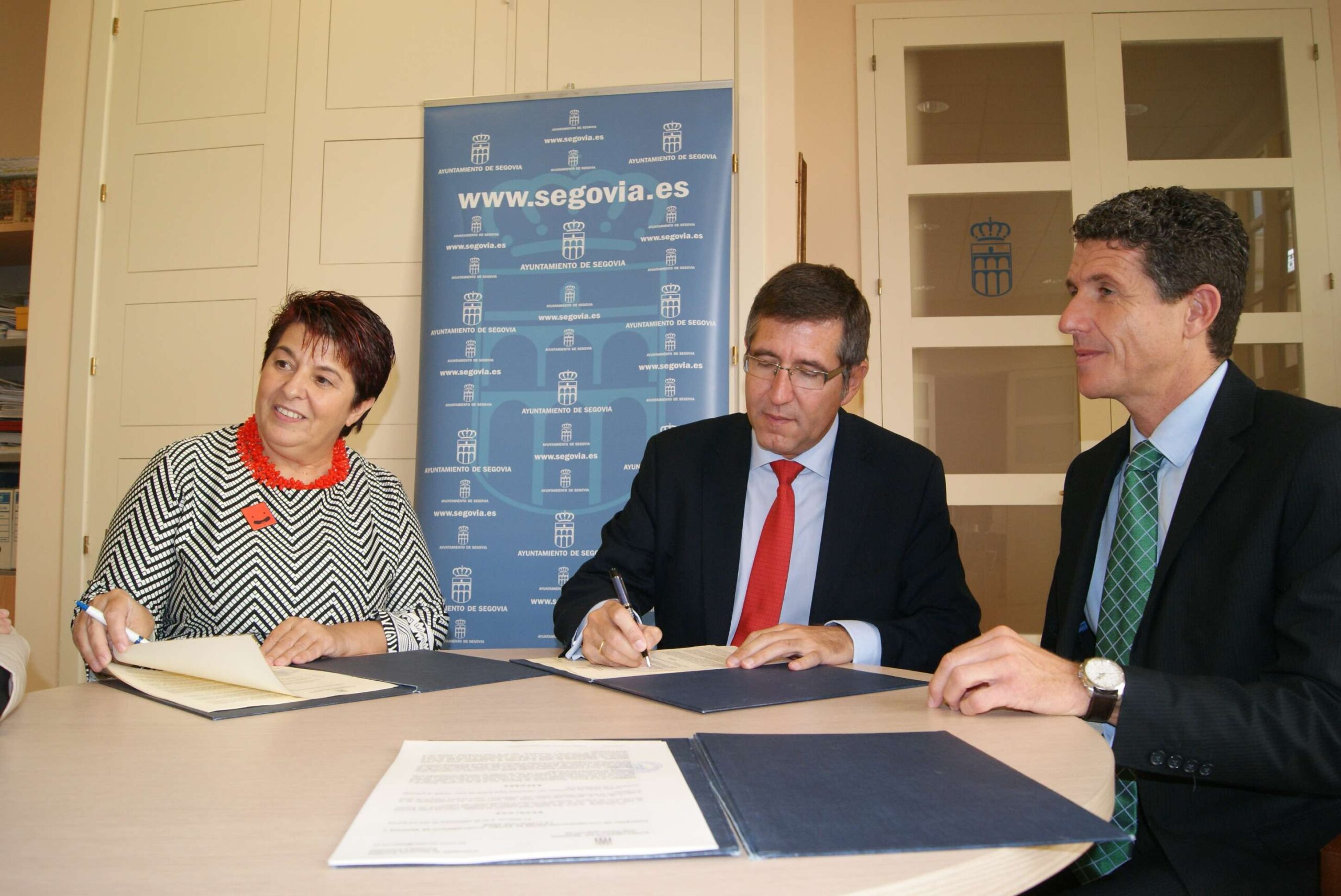 ANAR renueva su Convenio con el Ayuntamiento de Segovia