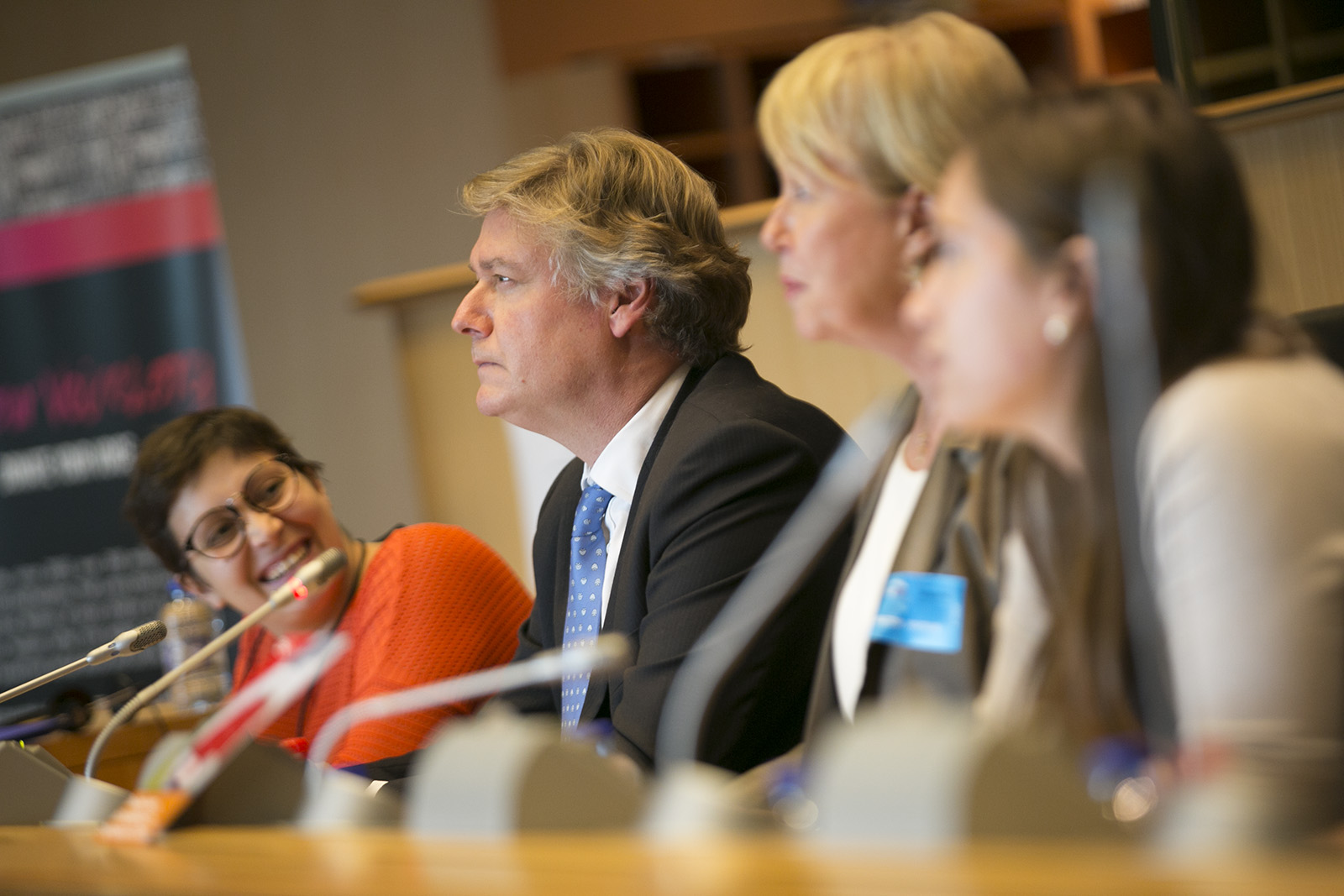 López-Istúriz defiende una mayor financiación a los servicios de ayuda a menores