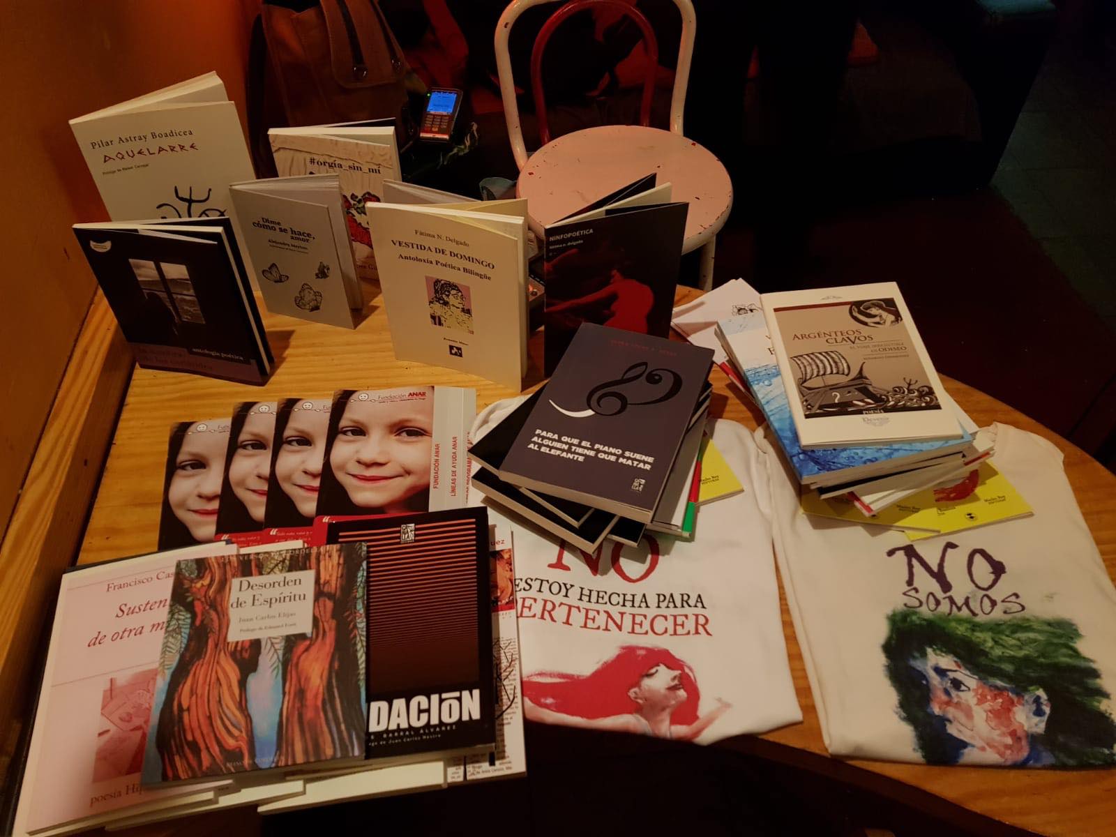 Poesía contra la violencia de género con Mundos Flotantes