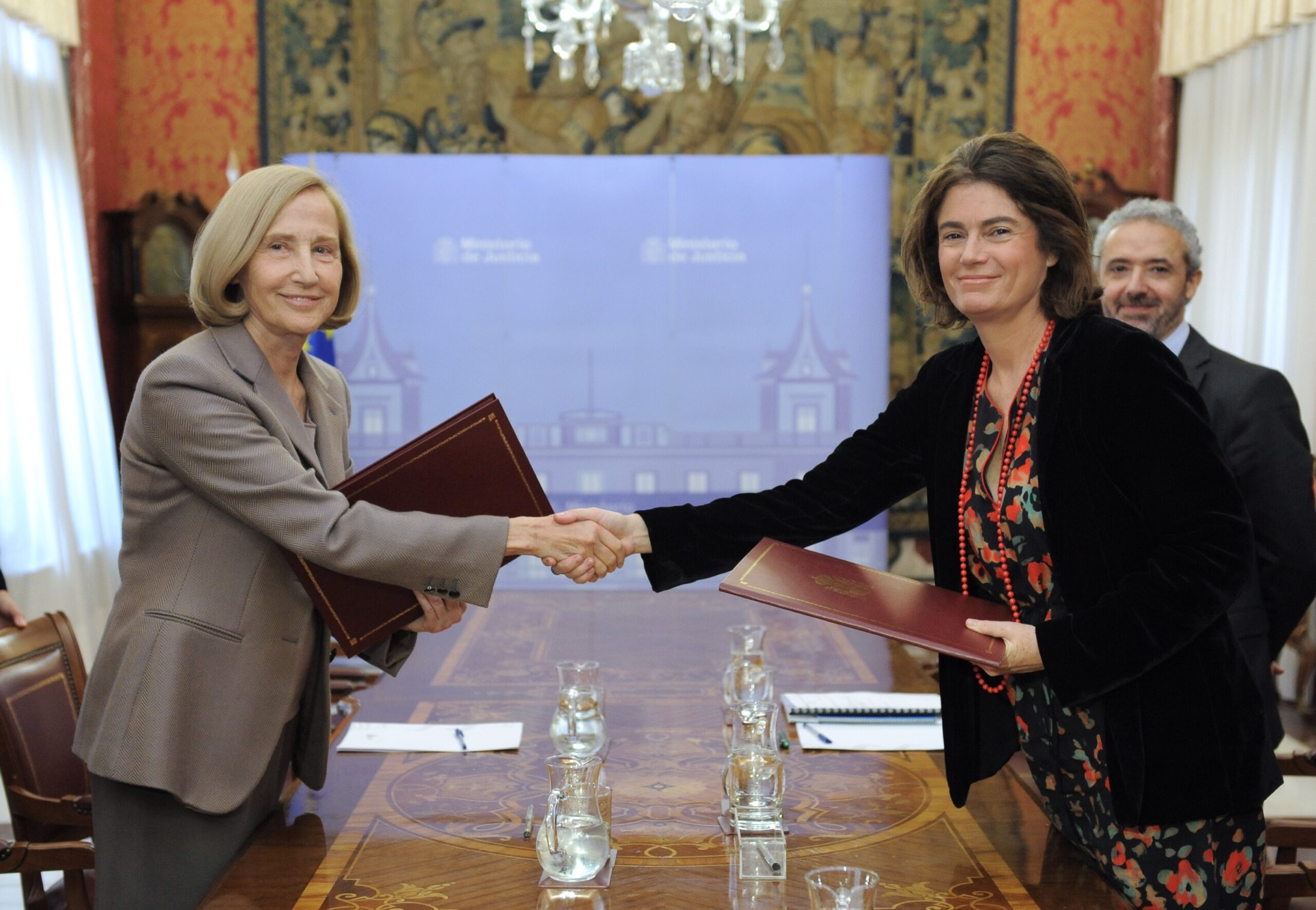 ANAR y el Ministerio de Justicia firman convenio para la protección de menores víctimas de violencia