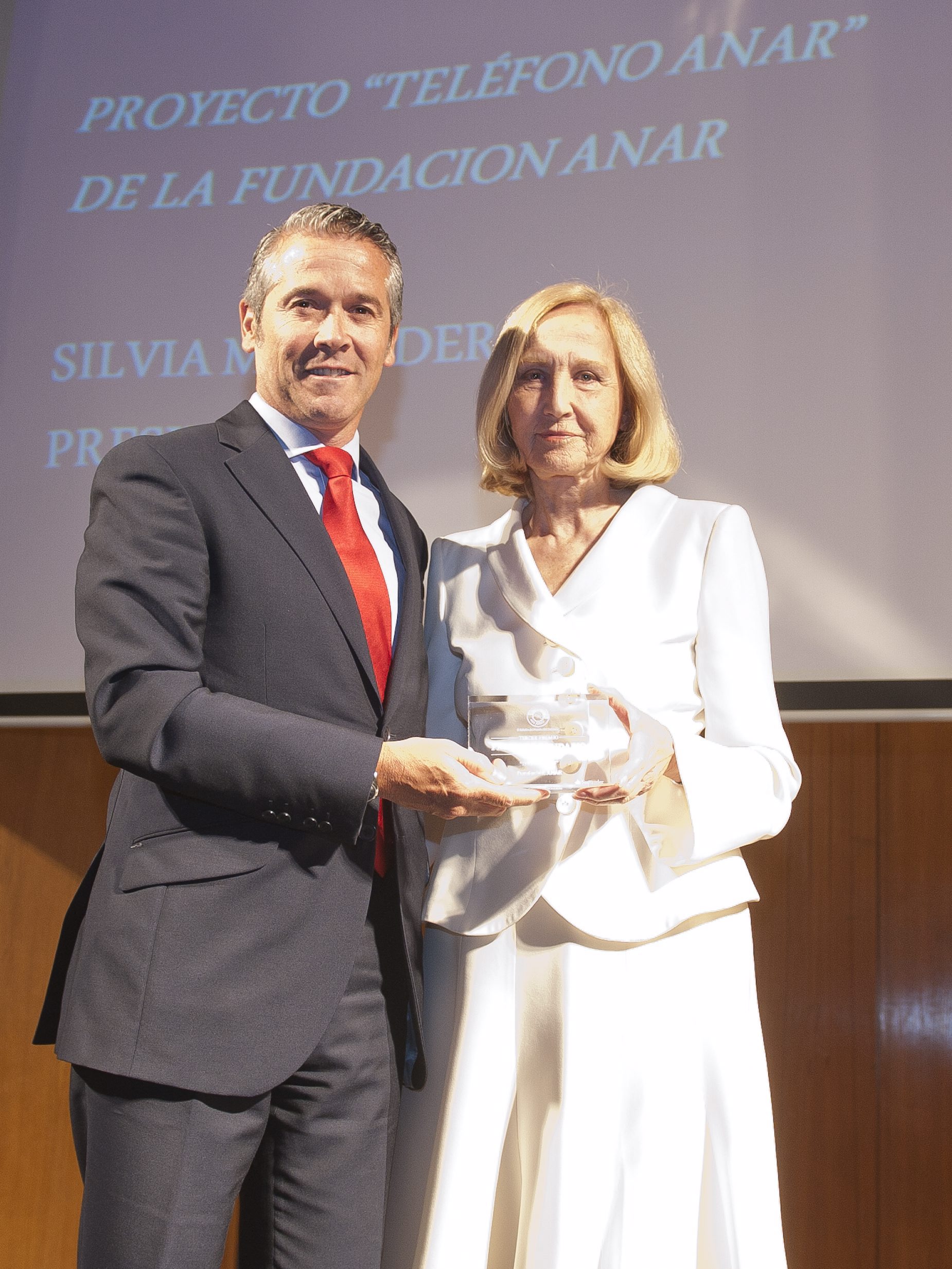 El periódico ABC premia la labor de la Fundación ANAR