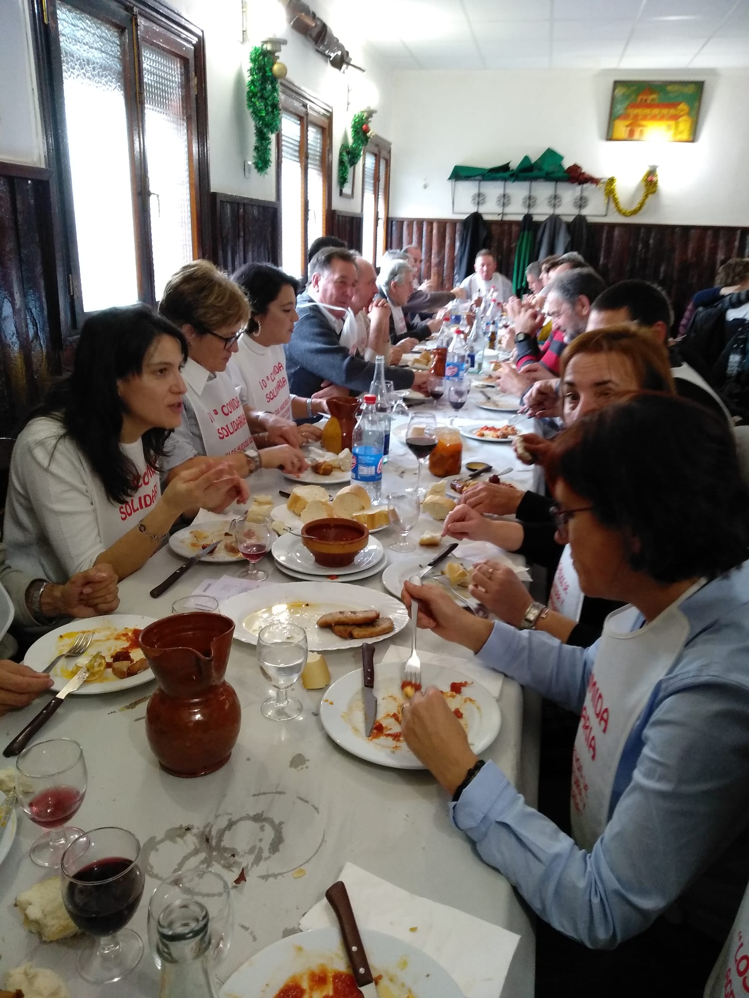 Comida solidaria a beneficio de la Fundación ANAR