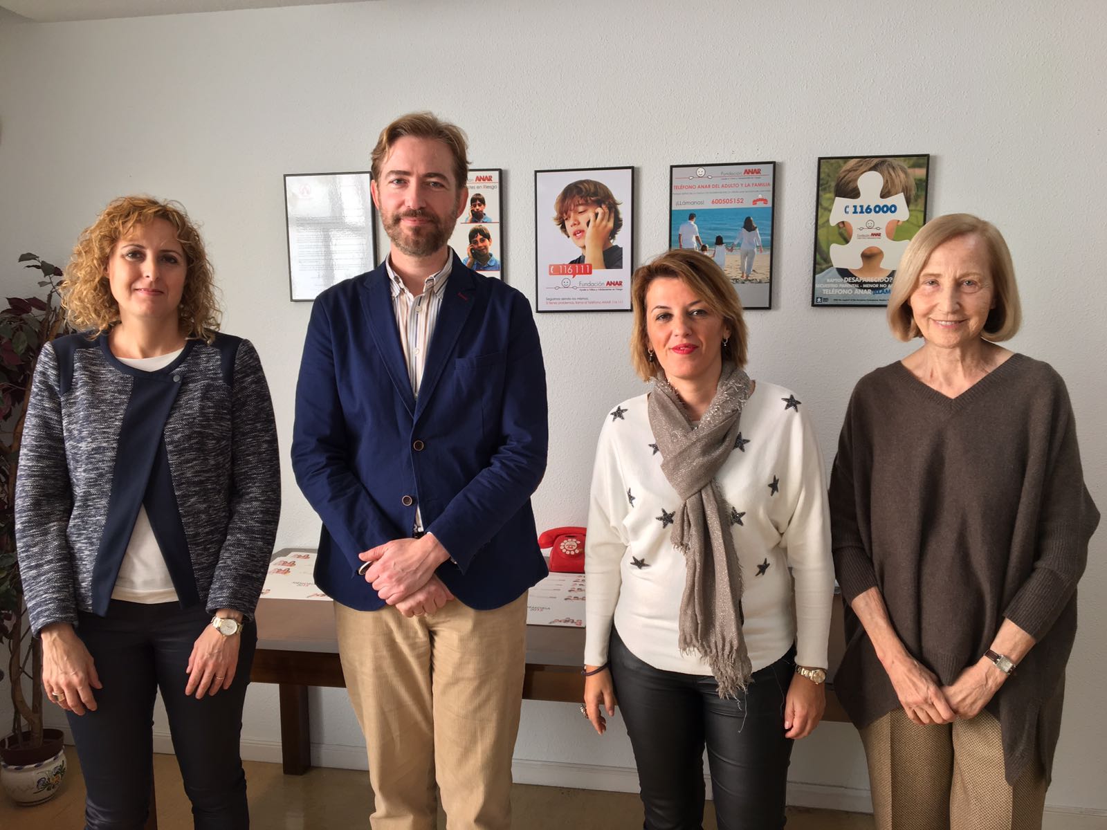 La portavoz y portavoz adjunta de la Comisión de Derechos de la Infancia y Adolescencia en el Congreso visitan ANAR