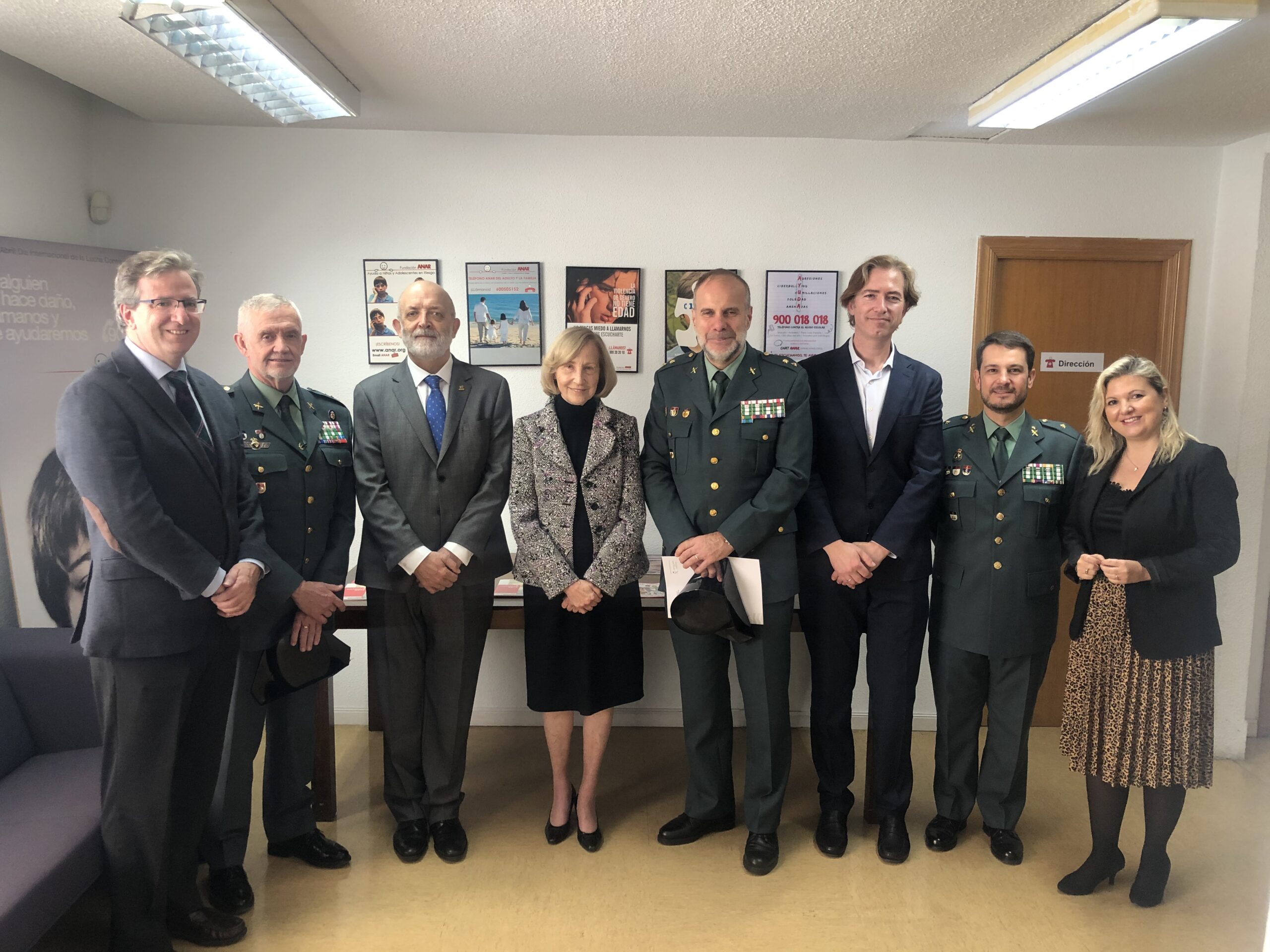 Con motivo del 30 aniversario de la Convención sobre los Derechos del Niño de las Naciones Unidas, el Director General de la Guardia Civil, D. Félix Vicente Azón Vilas, visita la Fundación ANAR.