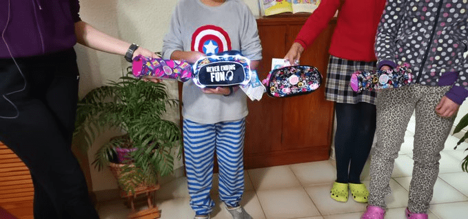 Footy se vuelca con ANAR y dona a los niños y niñas de nuestros Hogares de Acogida material escolar