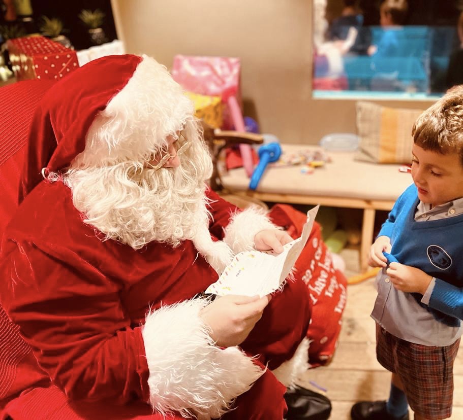 La visita de Papá Noel, una merienda y una tómbola en Baleares, a beneficio de ANAR esta Navidad