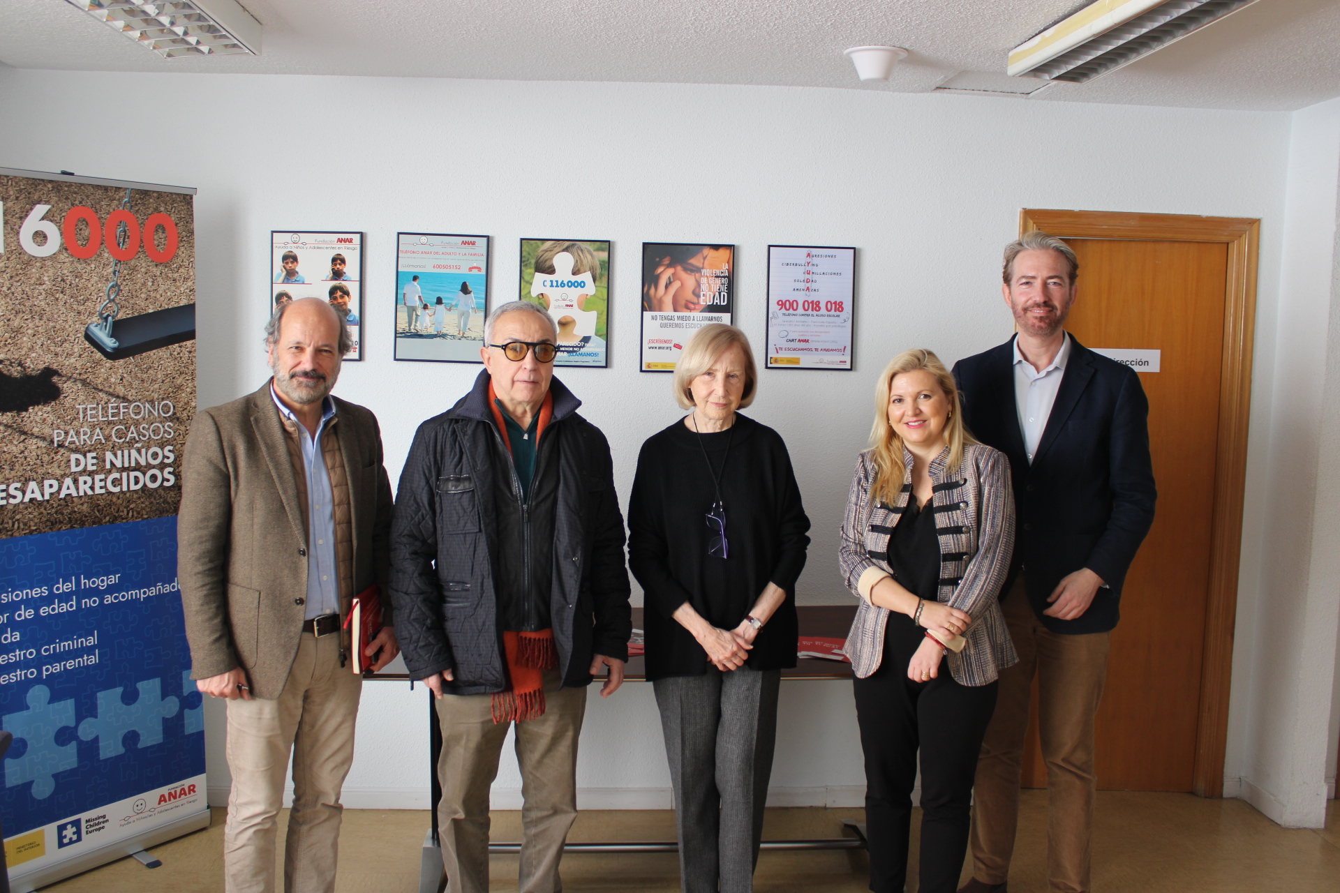 El presidente del COE, Alejandro Blanco, visita la sede de la Fundación ANAR